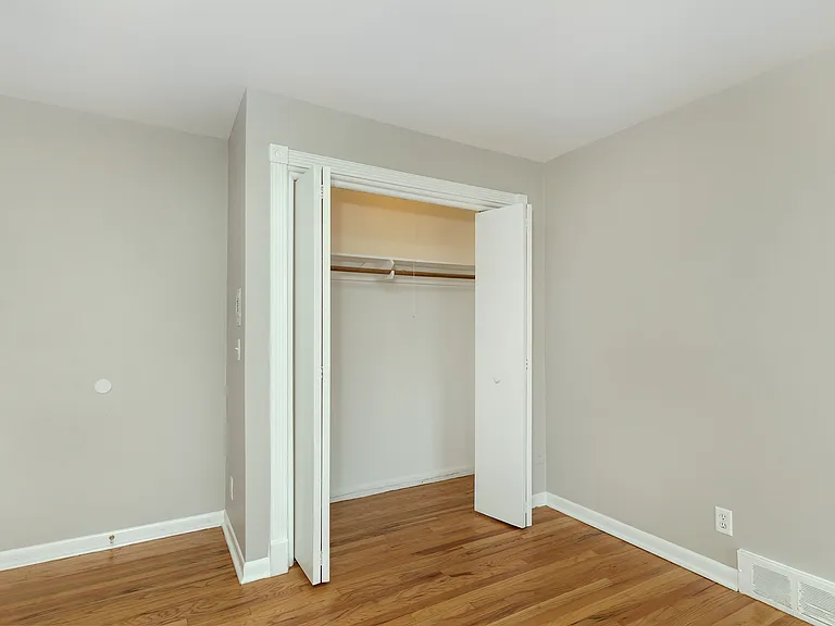 347 N Eton St #18 — Photo 5