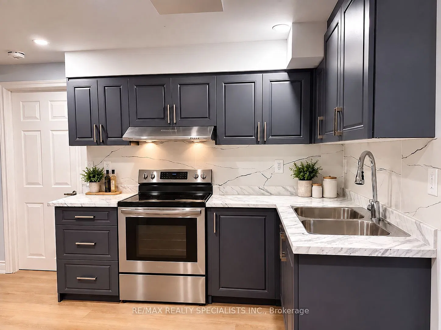 2 bed, $2,200 — Photo 4
