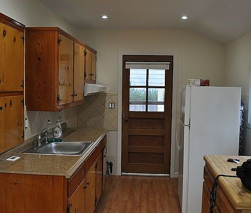 4th image of 24 White St