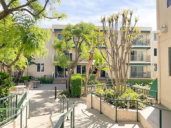 5th image of 4501 Cedros Ave Unit 117