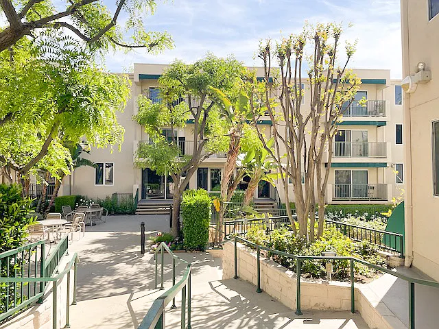 4501 Cedros Ave #117 — Photo 5