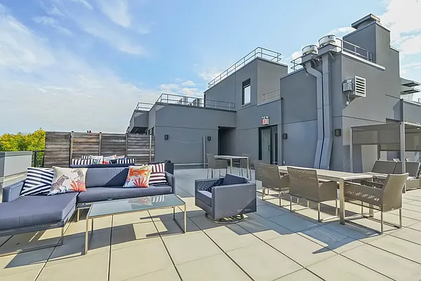 Rented by Daniel Gale Sotheby's International Realty | media 17