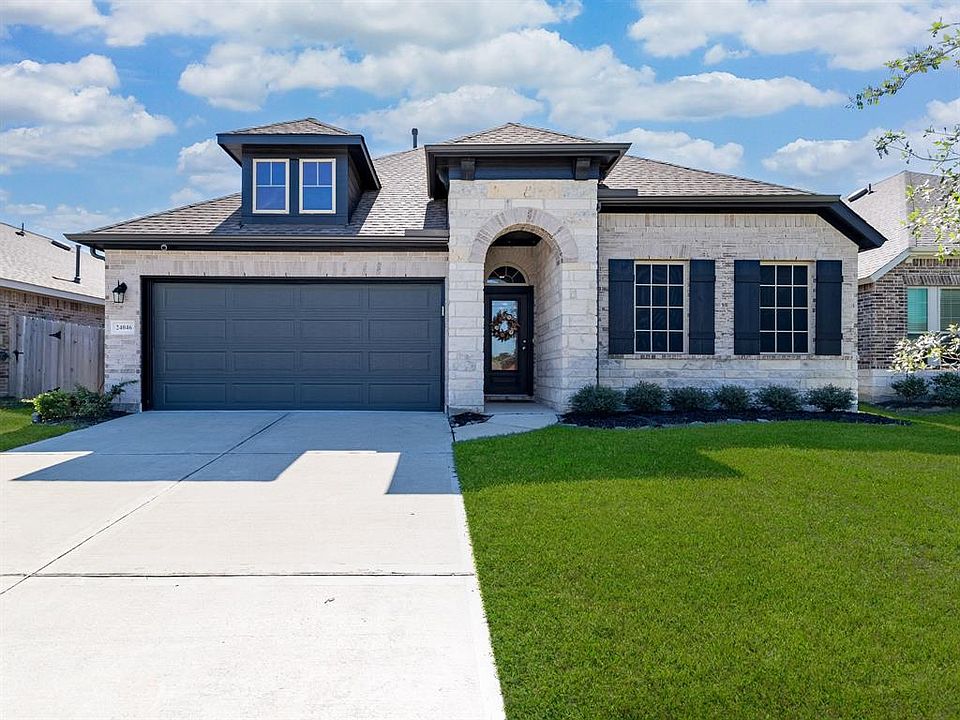 1st image of 24046 Hawthorn Lakes Dr