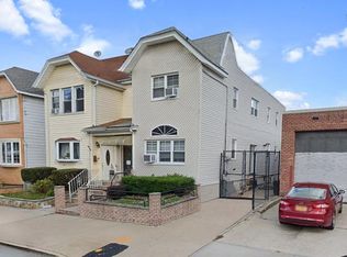 6955 78th St, Middle Village, NY 11379
