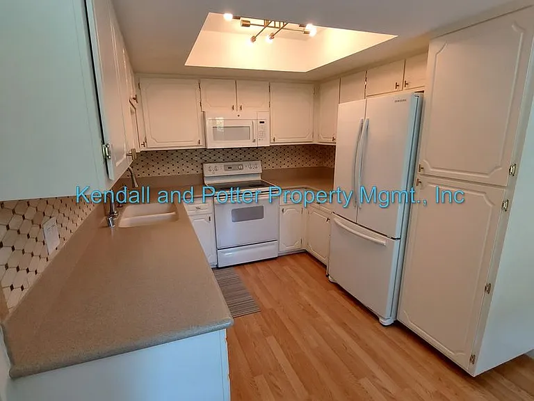 1121 Sutherland Ln #1 — Photo 6