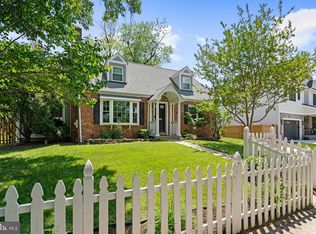 9213 Villa Dr, Bethesda, MD 20817