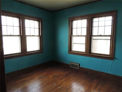 5th image of 25 N Sibley St