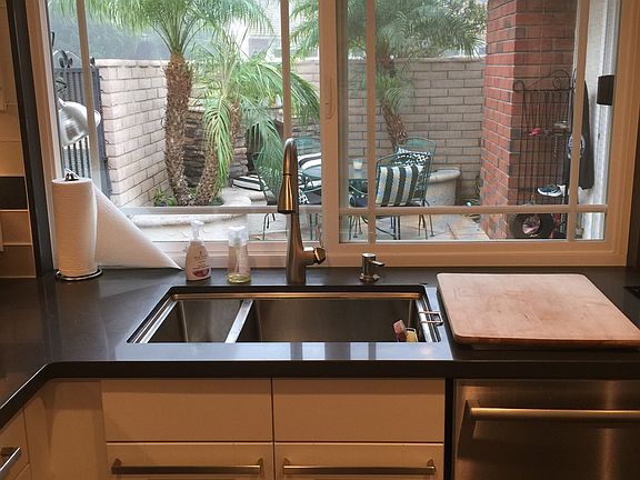 Pass through window from Kitchen to BBQ