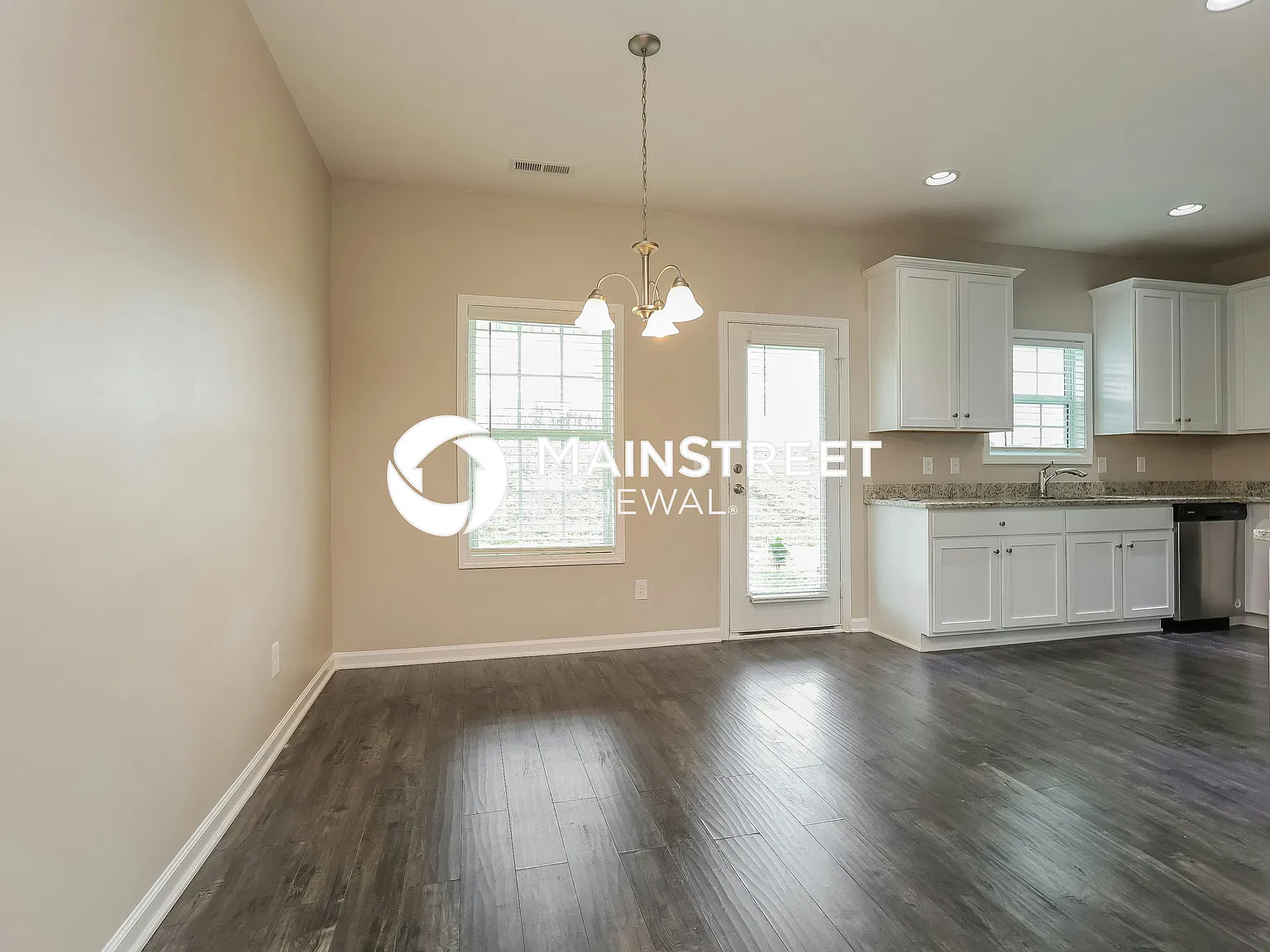 726 Mitscher Dr — Photo 4