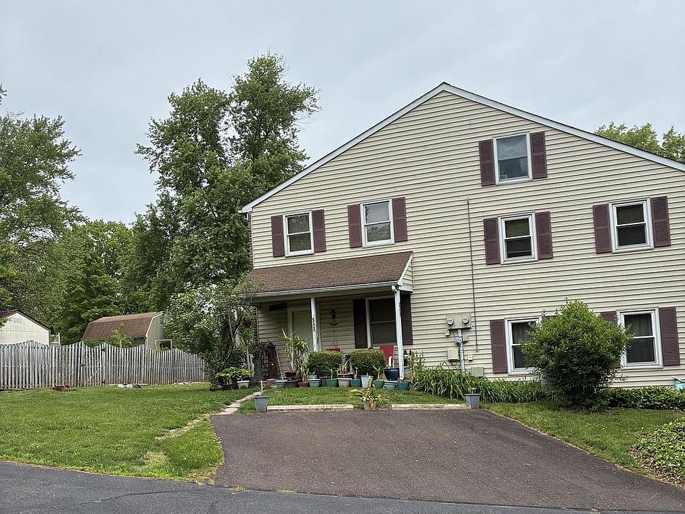 1st image of 513 Hickory Ln