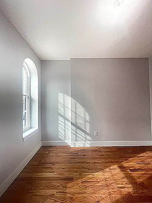 5th image of 325 Putnam Ave APT 1L