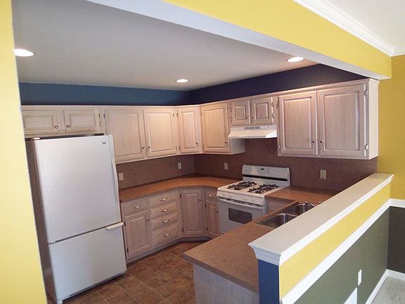 3rd image of 315 Hill St