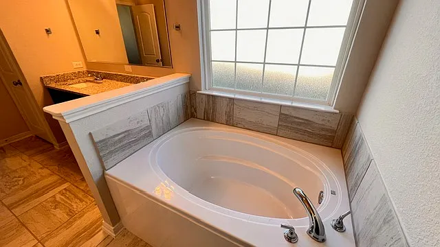 1818 Bayou Wood Ln — Photo 20