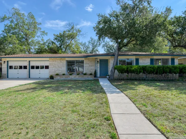 134 Oaklane, Universal City, TX 78148