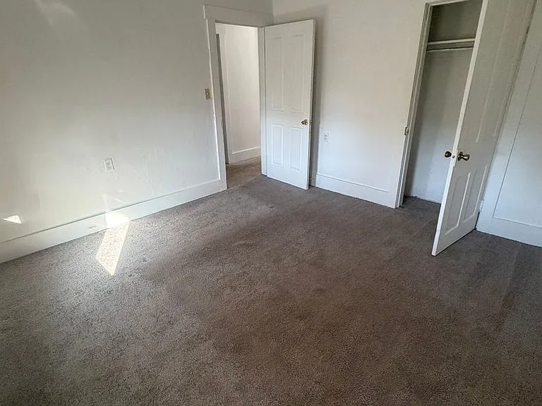 311 E Lamb St — Photo 11