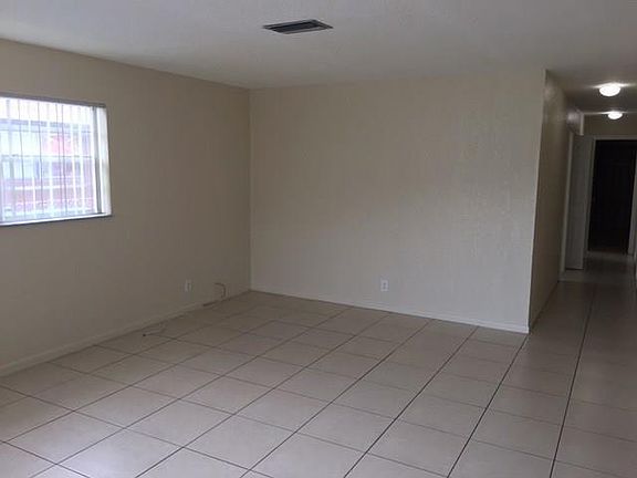 5th image of 1050 SW 76th Ave #2
