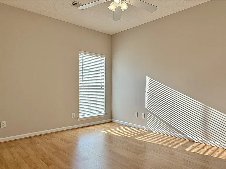 9505 Greythorne Ct — Photo 14