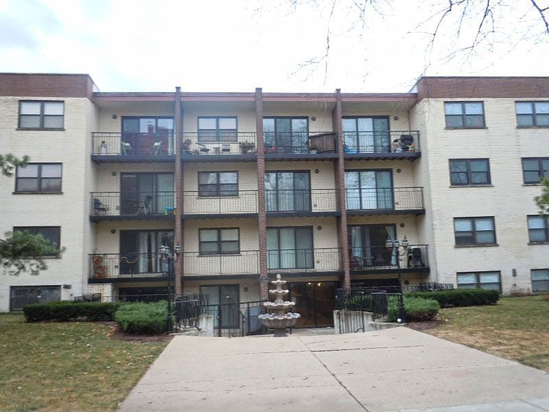 1st image of 1629 W Sherwin Ave #1