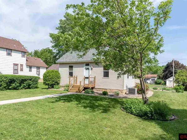 921 N 2nd St, Mankato, MN 56001