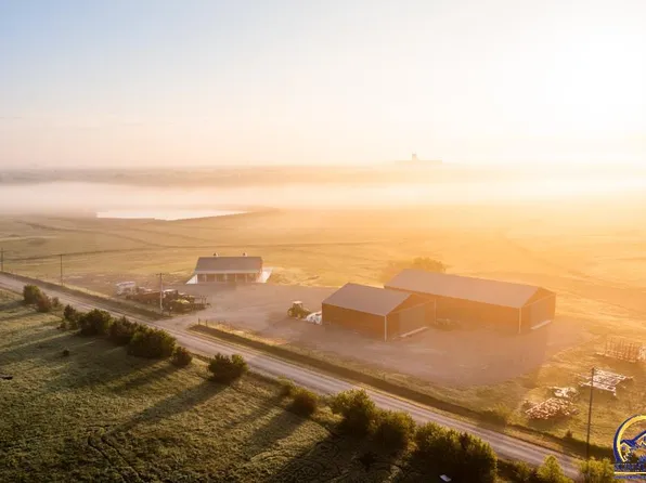 284 S Ridge Rd, Wellington, KS 67152