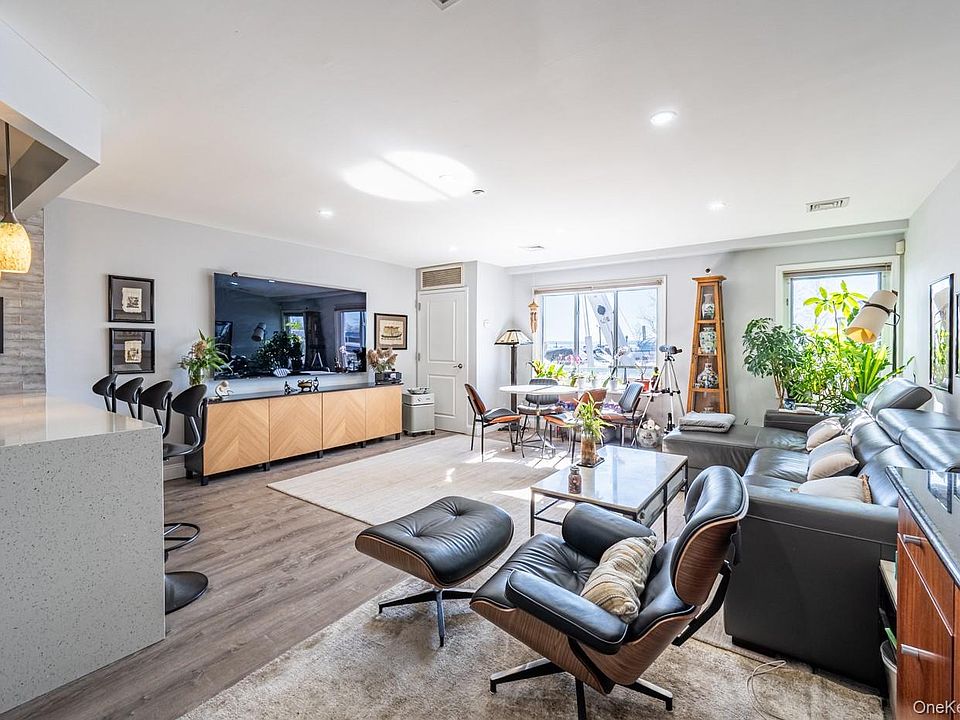 1st image of 1490 Outlook Avenue #1G