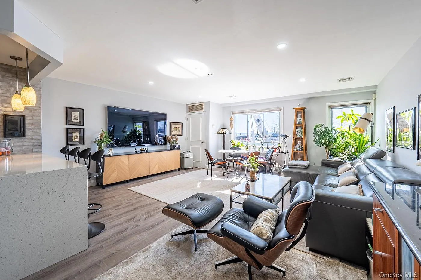 1490 Outlook Avenue #1G photo 1
