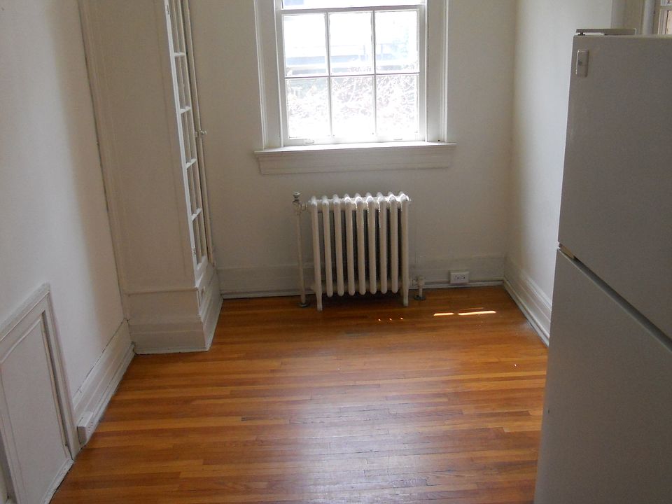 2nd image of 204 E Beverley St #205