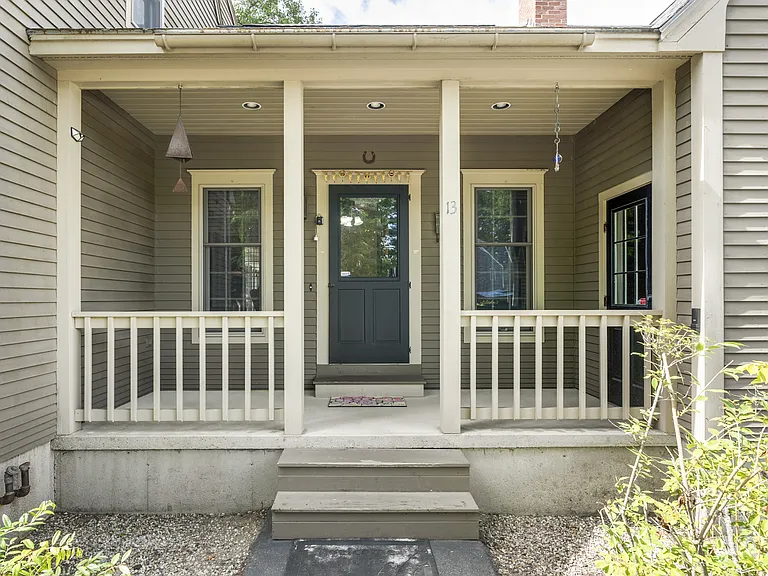 13 Andrew Ave — Photo 69