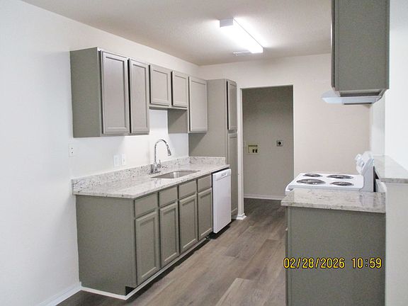 4th image of 8204 Marydean Ave