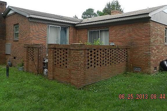 2nd image of 550 Holly St