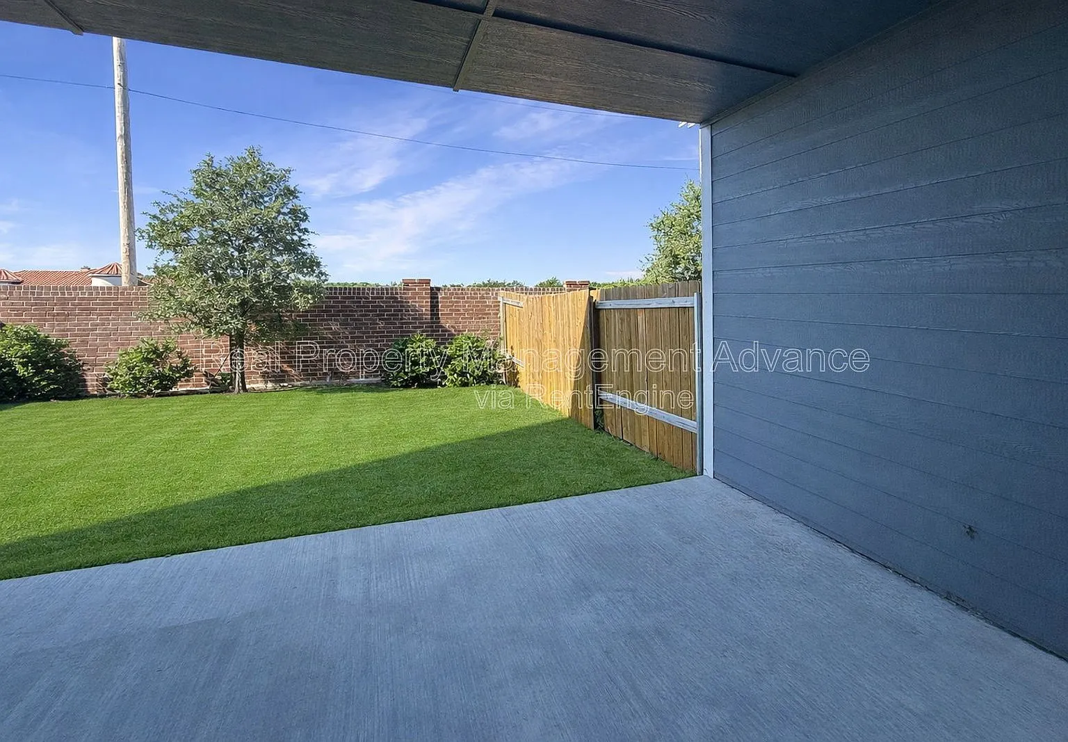 3 bed, 2.5 bath, 1586 sqft, $1,650 — Photo 2