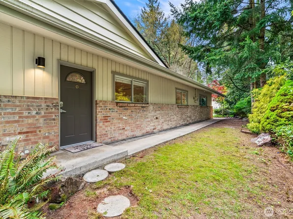 10758 Ashworth Avenue N, Seattle, WA 98133