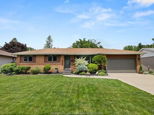 2240 Todd Ln, Lasalle, ON N9H 1K2