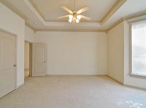 3rd image of 8616 Glenbrook Dr