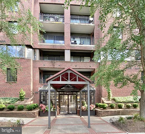 1600 Prince St Photo 1