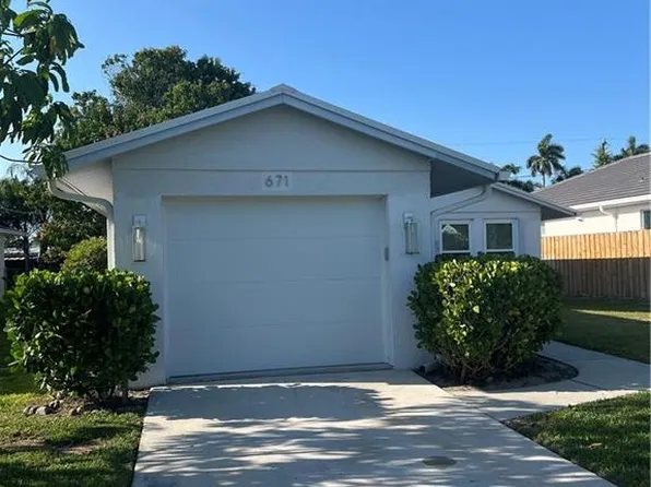 671 100th Ave N, Naples, FL 34108