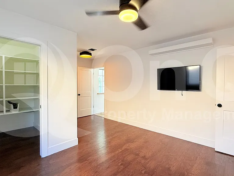 1222 W 13th St — Photo 9
