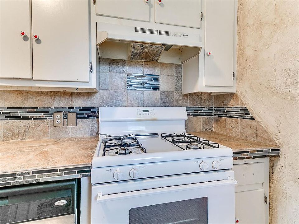 25th image of 2725 NW 38th St