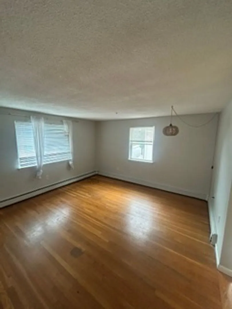56 Curtis — Photo 2
