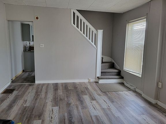 5th image of 910 N Refwal St