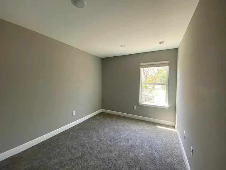 672 Denton Blvd #1 — Photo 11