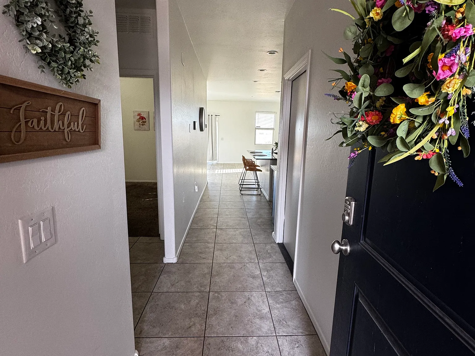3 bed, 1368 sqft, $1,900 — Photo 4