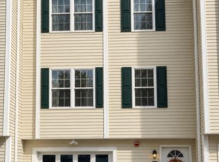 16 Clifton St APT G, Taunton, MA 02780