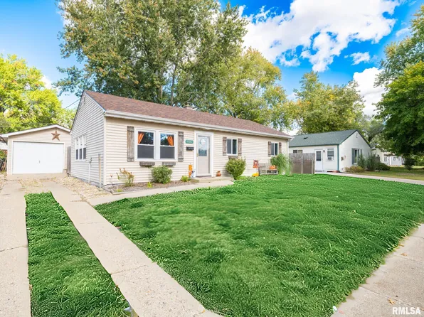 105 Radisson Rd, Marquette Heights, IL 61554