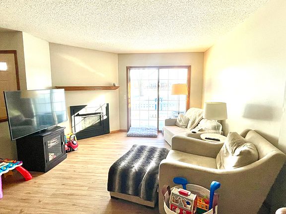 3rd image of 2568 Bedford Ct #10