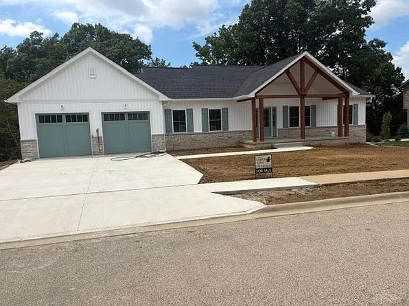 351 Mossy Trl, Morton, IL 61550
