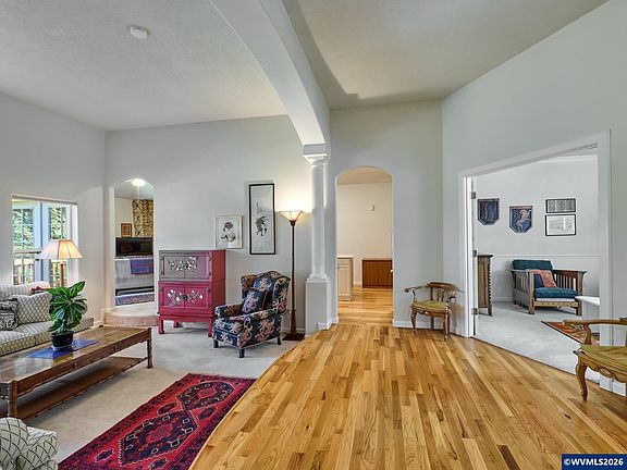 4th image of 238 Rock St