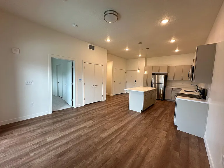 Skyline Peaks Apartments — Photo 21