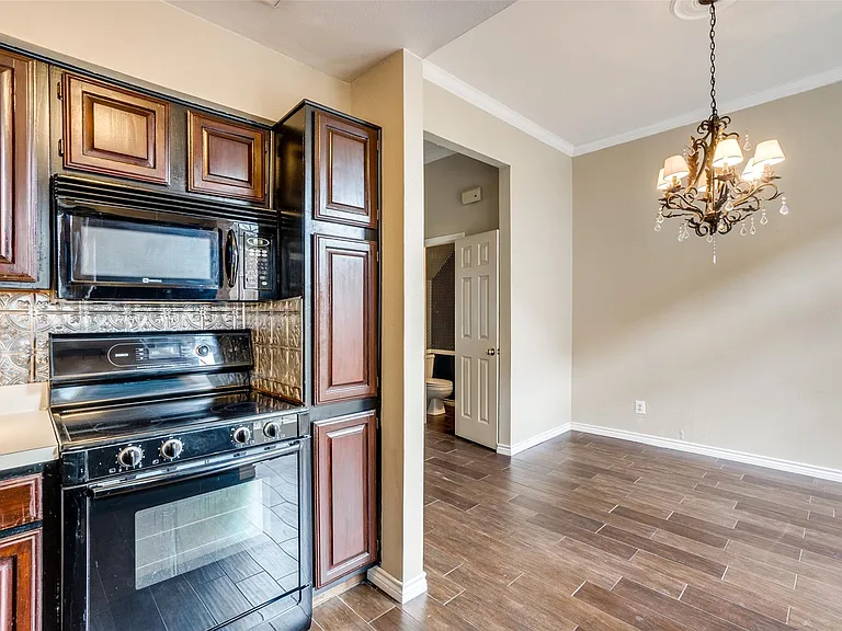 4325 Bowser Ave #110 — Photo 11