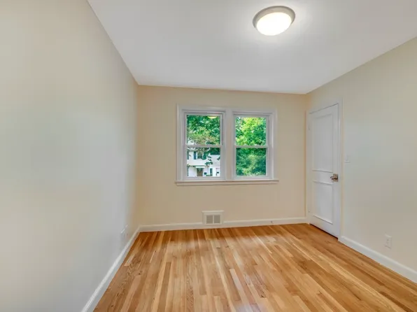 43 Kendall Rd, Newton, MA 02459